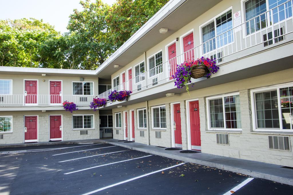 Campus Inn&Suites Eugene Downtown Exterior foto